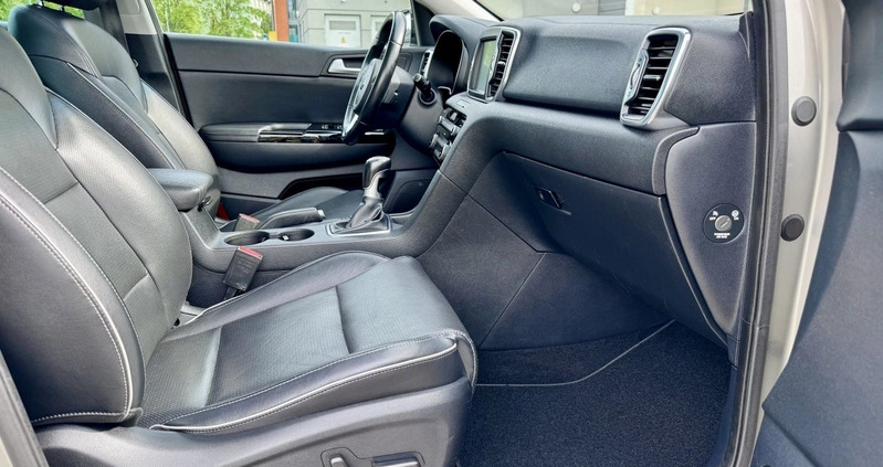 Kia Sportage cena 68900 przebieg: 133000, rok produkcji 2016 z Myślenice małe 529